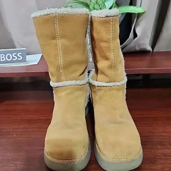 Y2K Sherpa and Suede boots. Size 7 5 - Picture 11 of 12